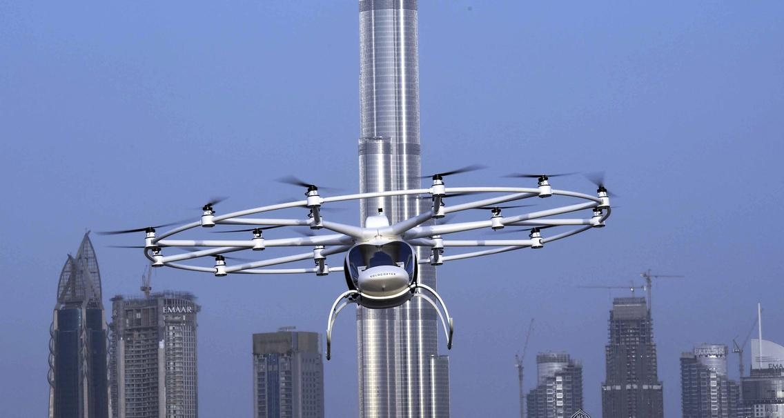 Taxi bay dau tien tren the gioi anh 7