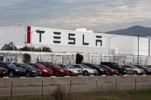 Tesla sa thải nhân viên ảnh 1 Tesla sa thai nhan vien anh 1