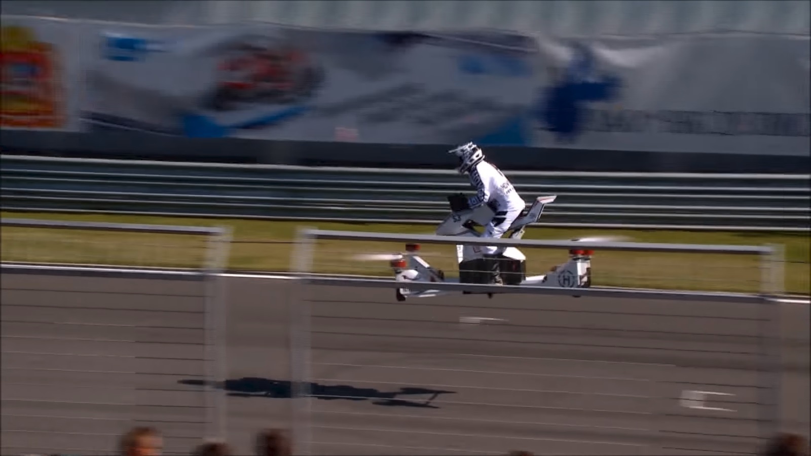 Chuyen bay thu dau tien cua Scorpion-3 o truong dua Mosco hinh anh