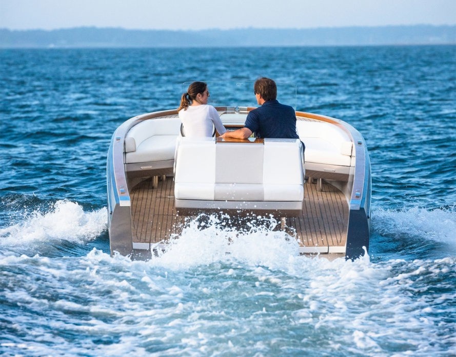 Du thuyen dien Dasher hinh anh