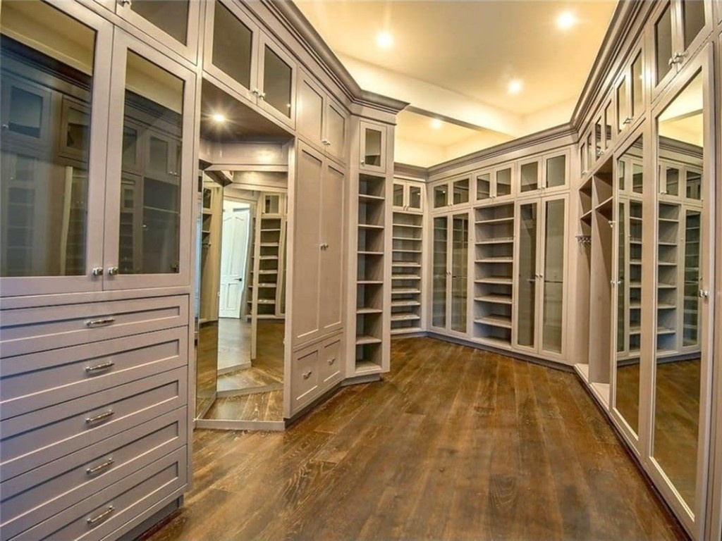 Can biet thu xa hoa cua YouTuber anh 13