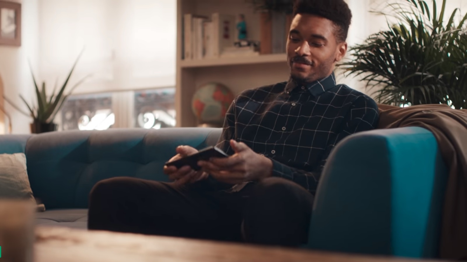 Motorola che Samsung lac hau hinh anh