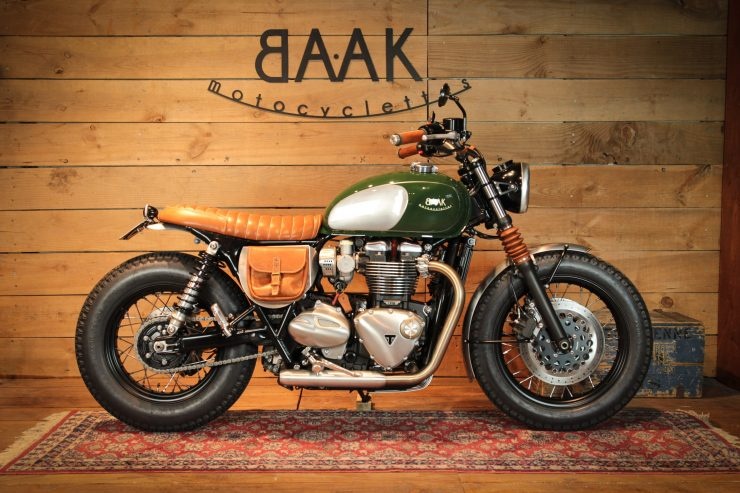 Triumph Bonneville T120 do anh 1