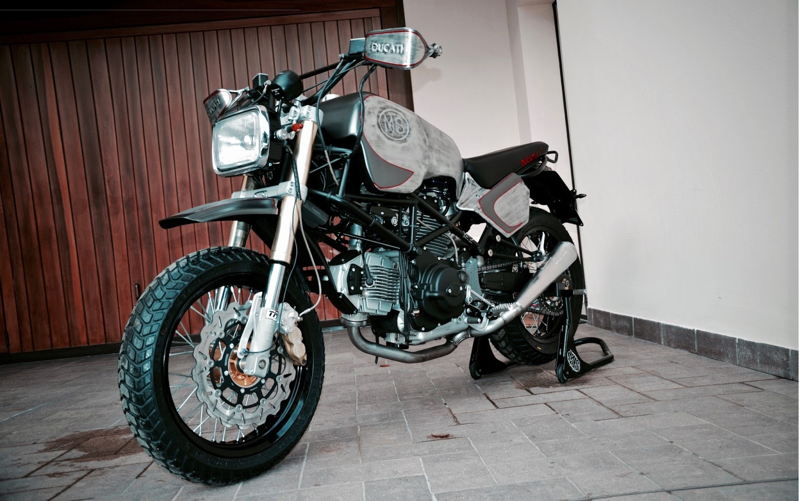 Ducati 600 được tái sinh ảnh 1 Ducati 600 duoc tai sinh anh 1