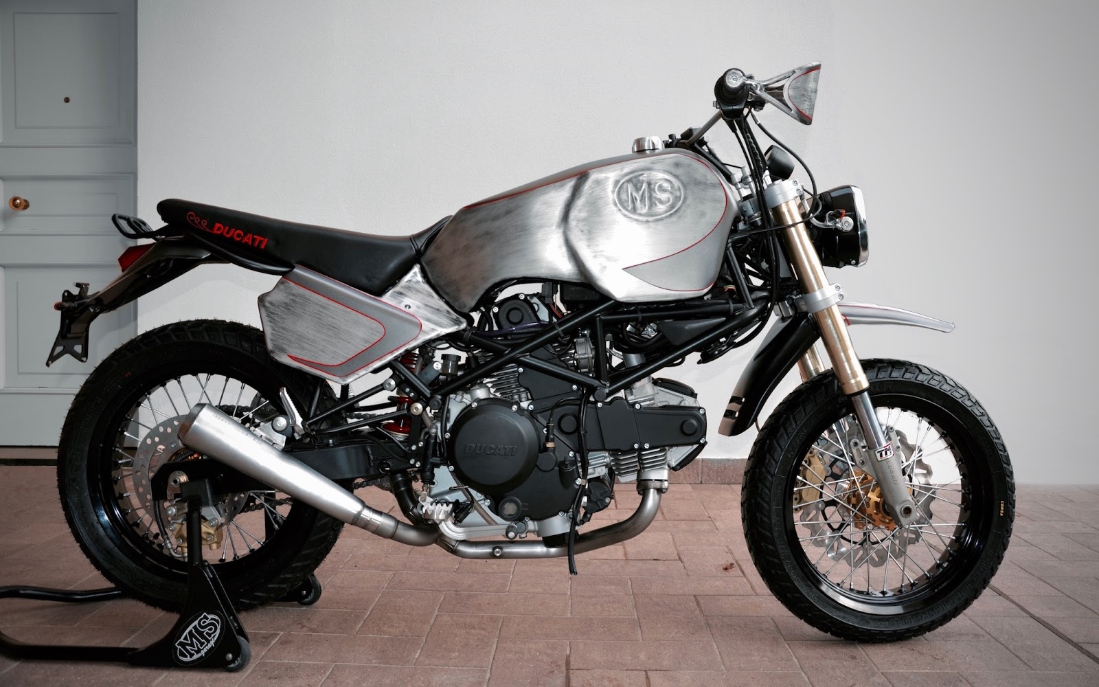 Ducati 600 được tái sinh ảnh 2 Ducati 600 duoc tai sinh anh 2