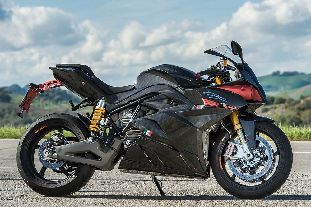 MotoGP chọn Energica Ego cho giải đua môtô điện ảnh 4 MotoGP chon Energica Ego cho giai dua moto dien anh 4