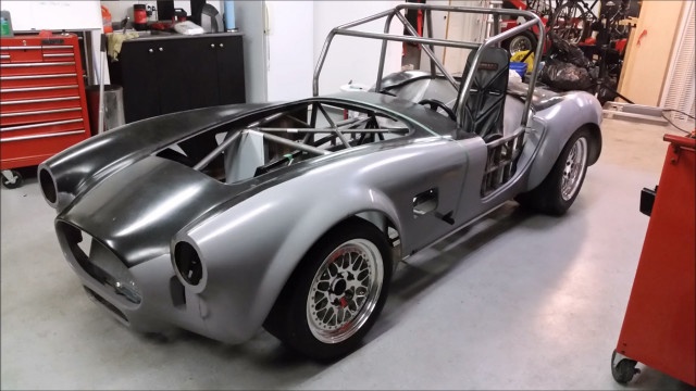 Xe dua Tesla Cobra hinh anh