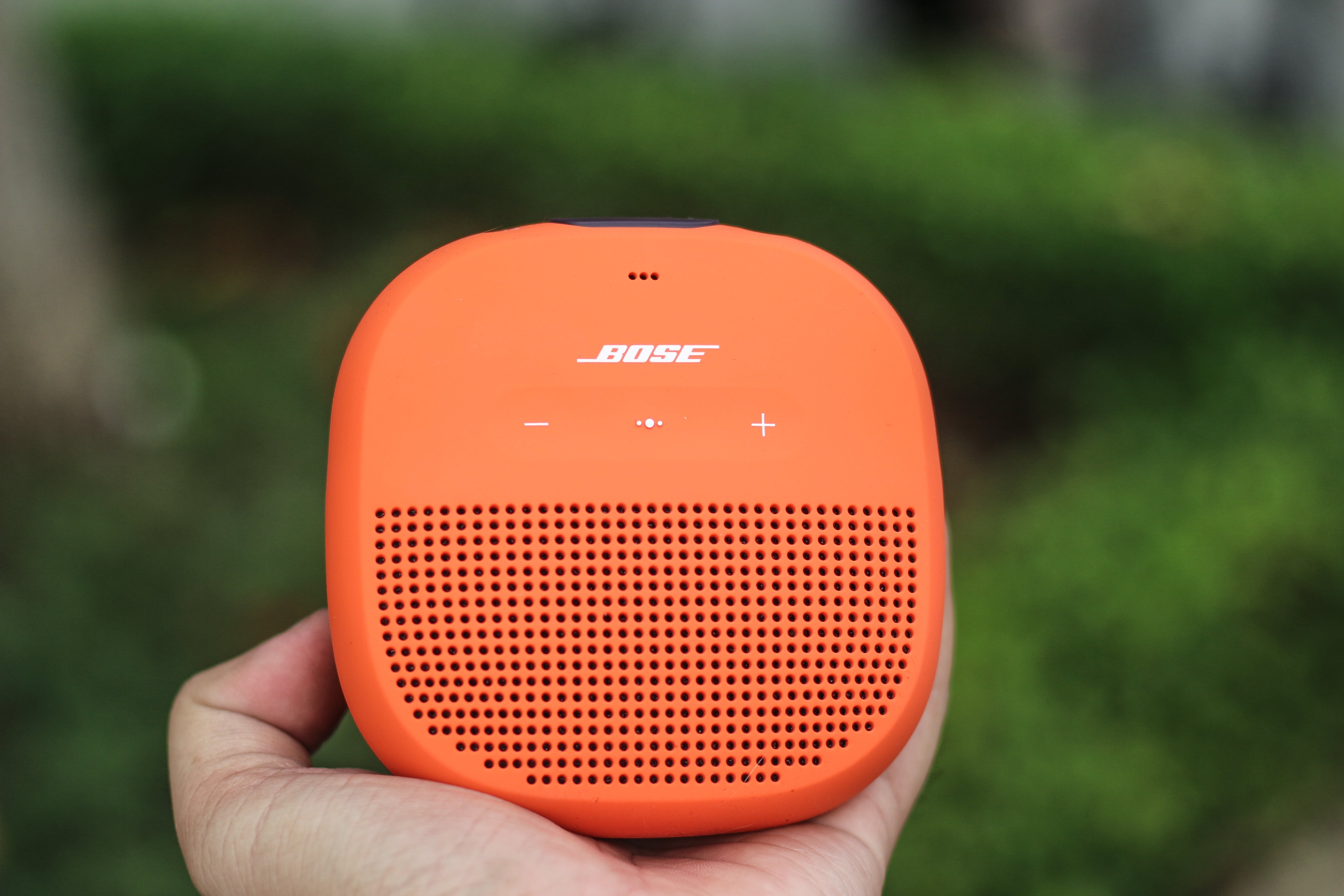 Mo hop loa Bose SoundLink Micro Bluetooth anh 1