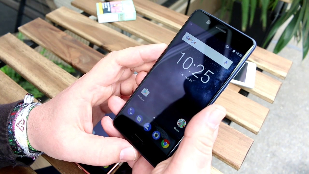 Nhung mau dien thoai kim loai nguyen khoi dep anh 1