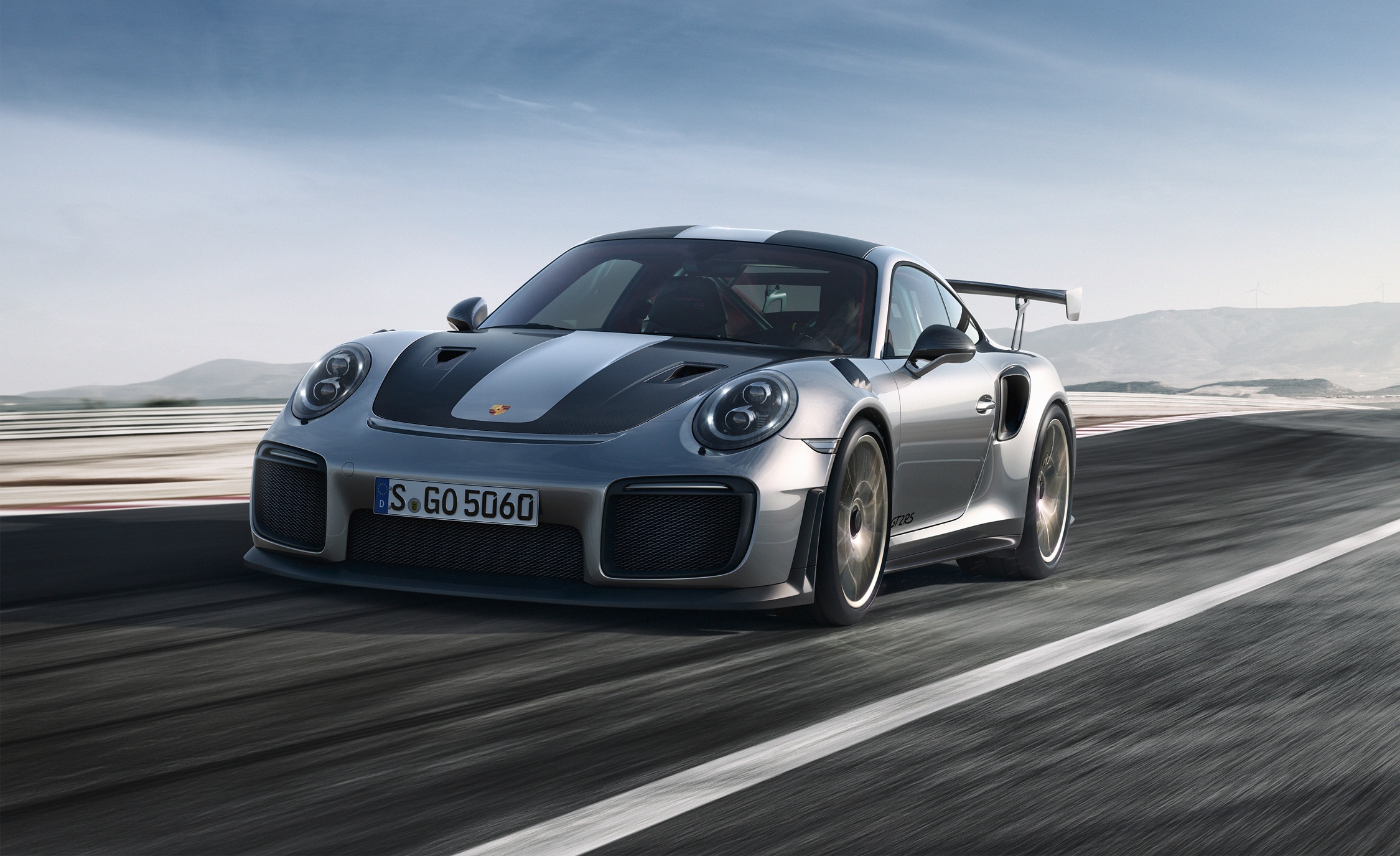 Man lot xac cua Huyen thoai Porsche 911 GT2 qua hai thap ky hinh anh
