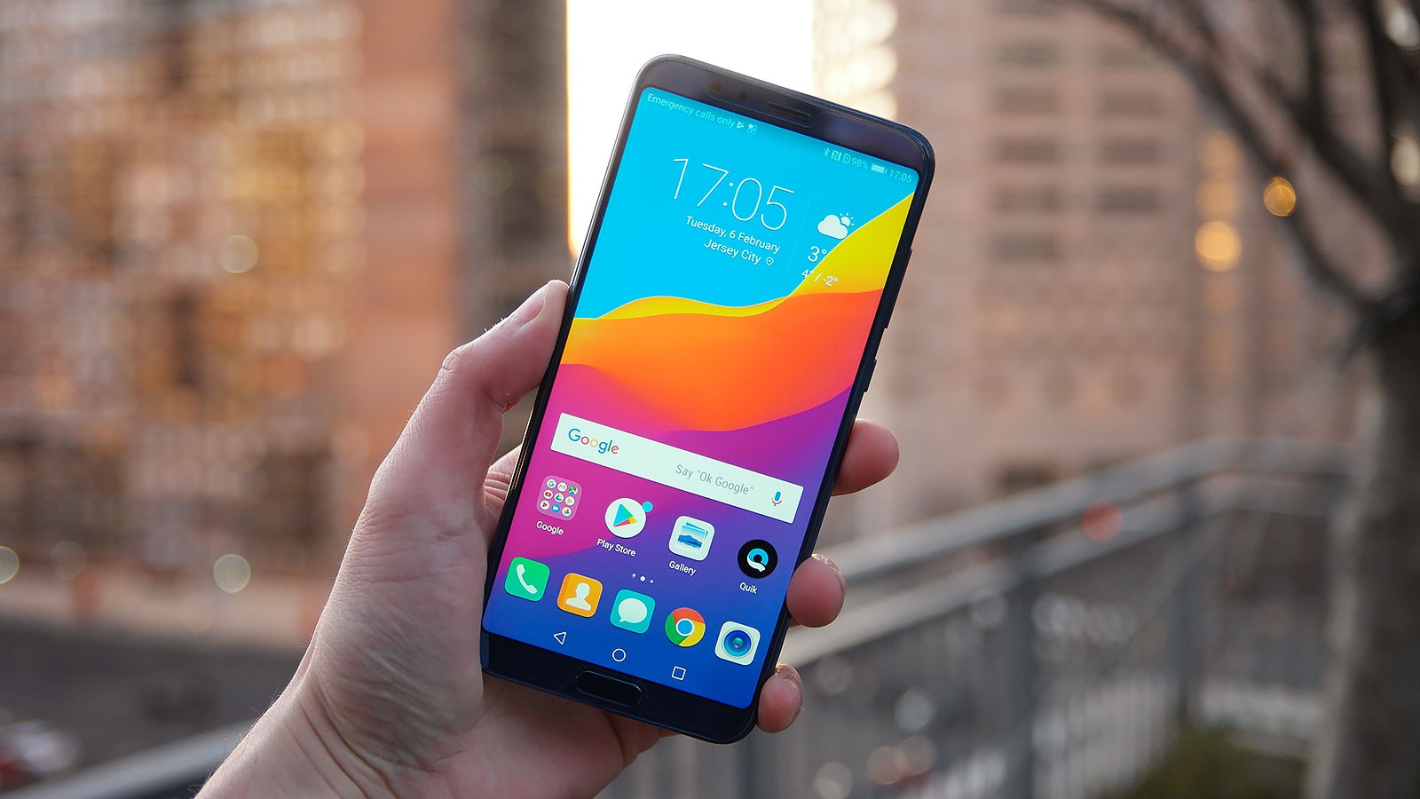 Honor View 10 camera kep, pin 2 ngay se len ke gia tam 600 USD hinh anh