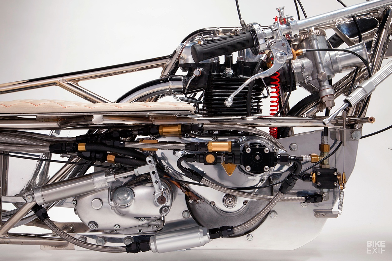 Xe do Triumph co van toc khung anh 3