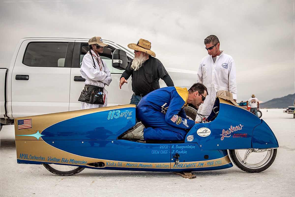 Xe do Triumph co van toc khung anh 9