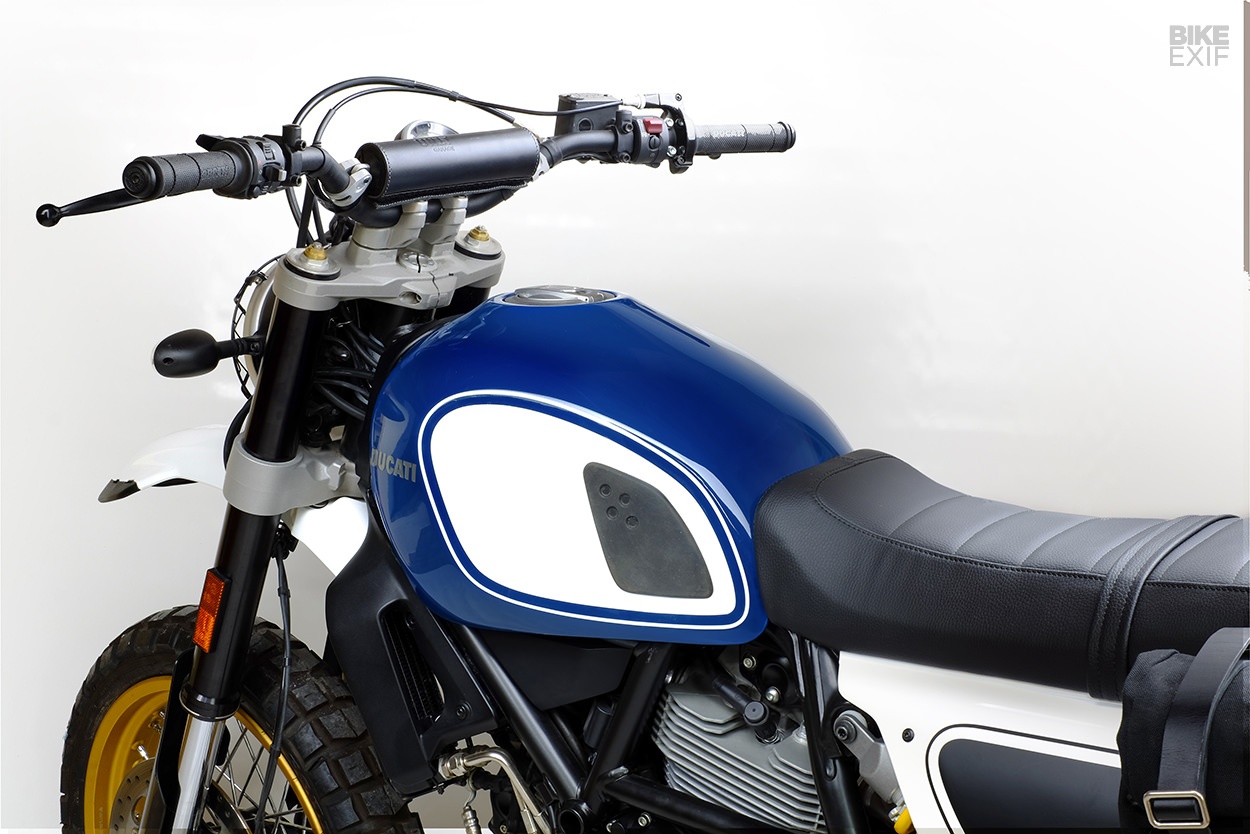 Ke ngoai dao Ducati Desert Sled anh 3