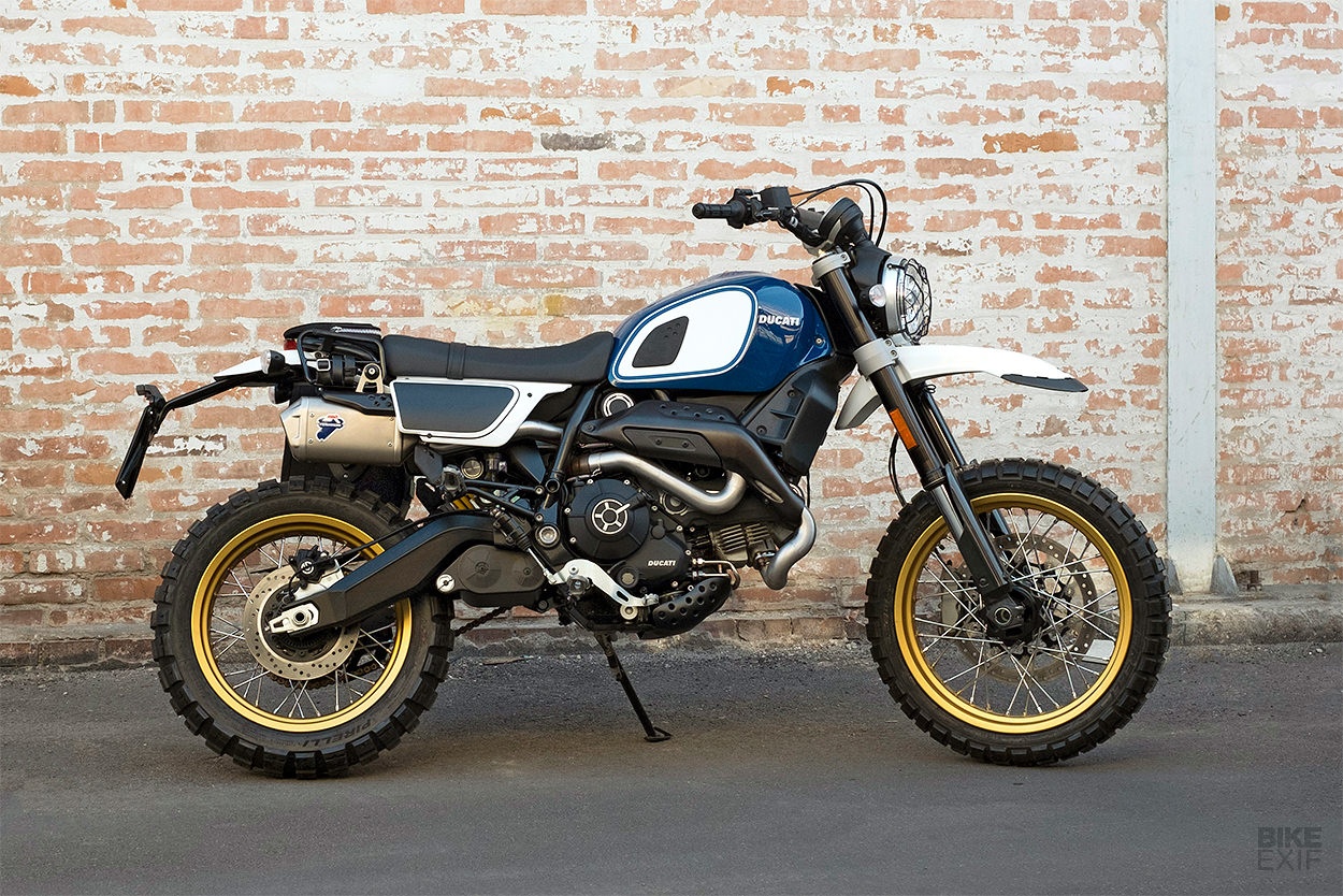 Ke ngoai dao Ducati Desert Sled chinh chien moi dia hinh hinh anh