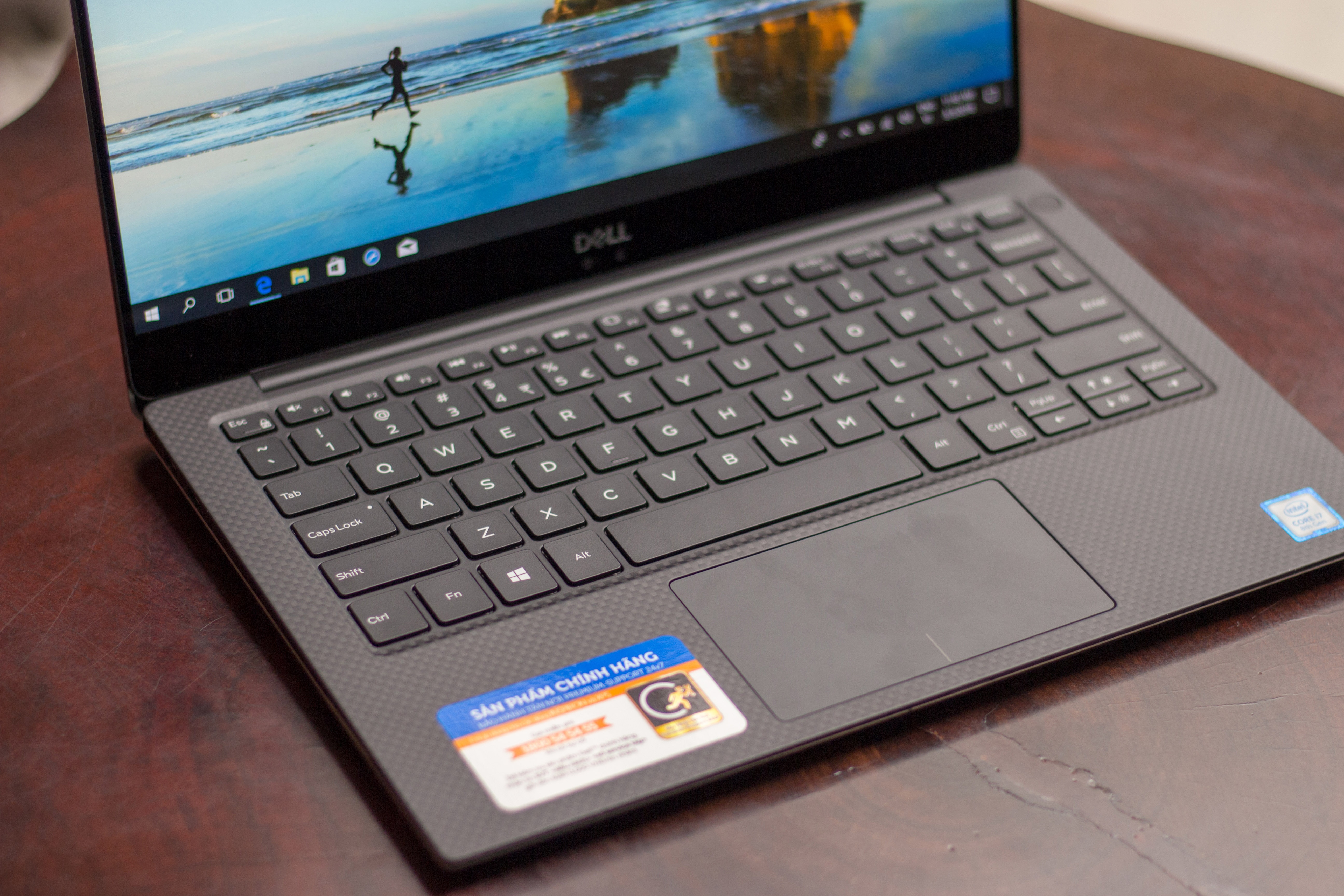 Laptop Dell XPS 13 anh 4