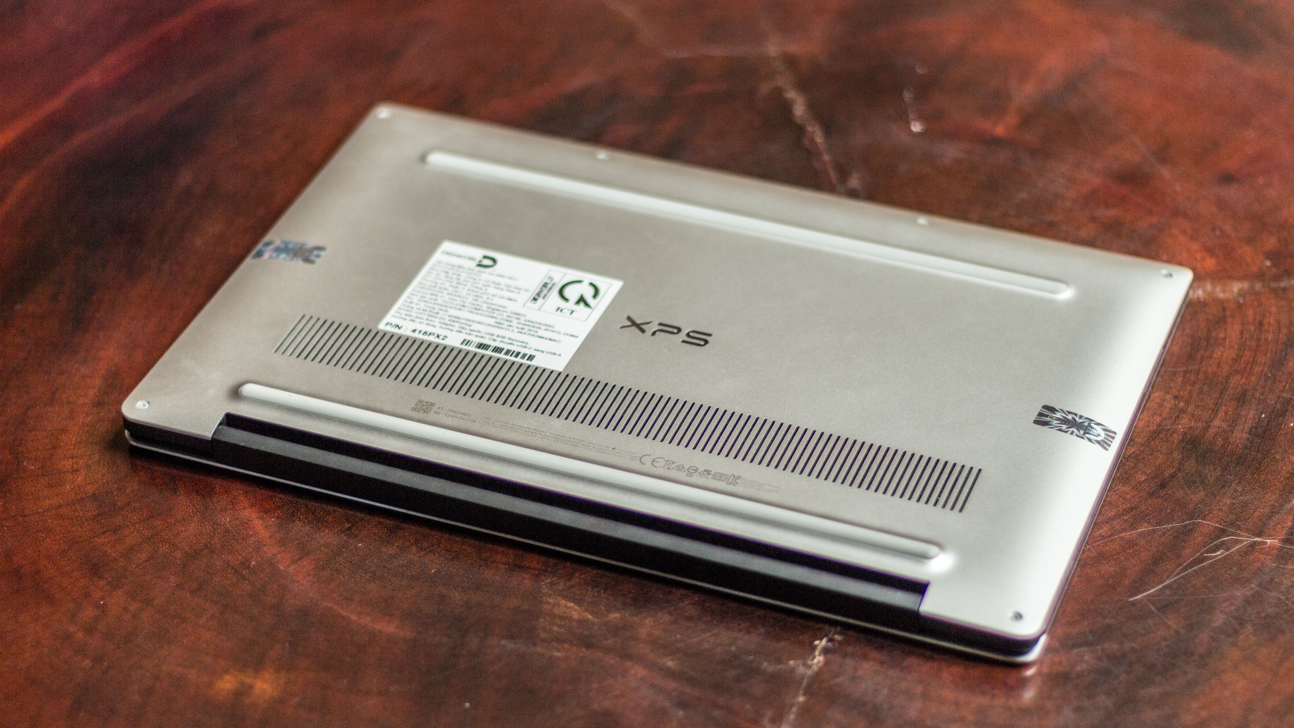 Laptop Dell XPS 13 anh 8