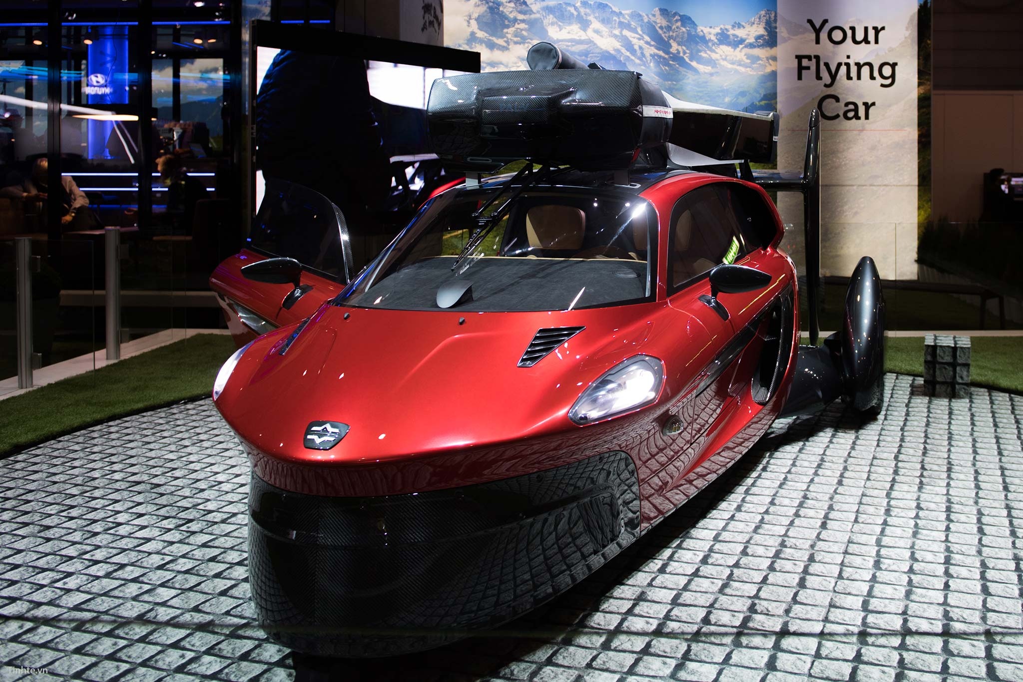 Xe bay PAL-V Liberty gia gan nua trieu USD hinh anh