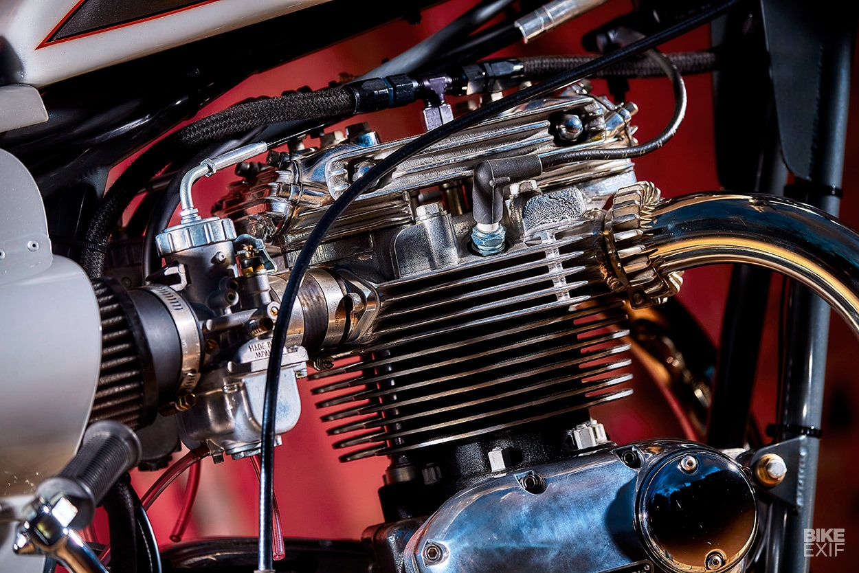 Chien binh bao den Triumph T140 anh 4