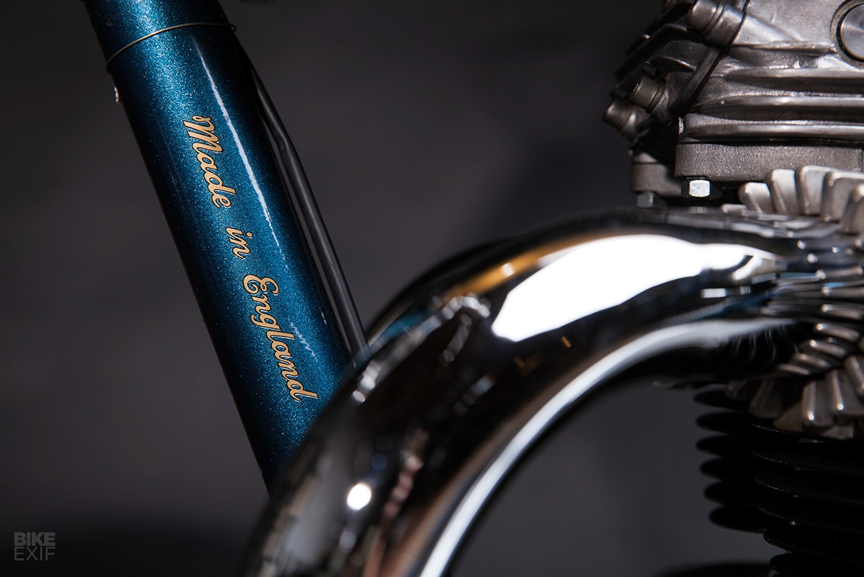 Triumph 750 TT Tracker khong den anh 2