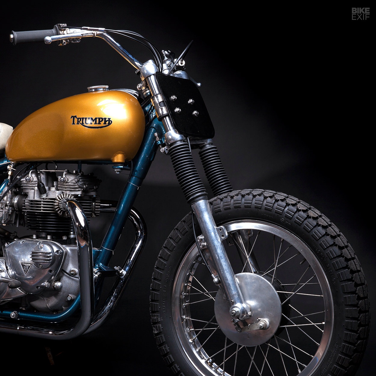 Triumph 750 TT Tracker khong den anh 3