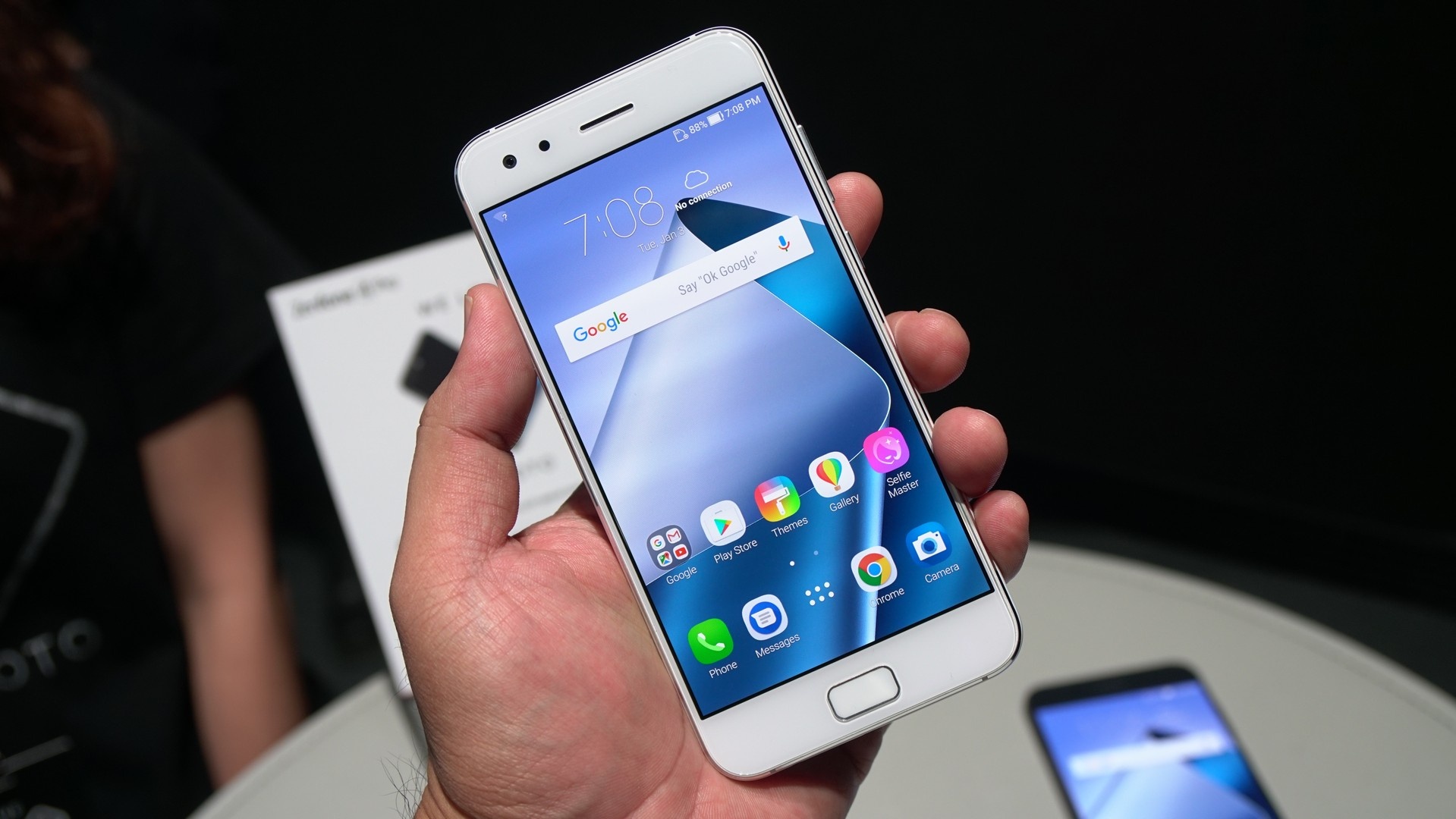 Dien thoai gia re anh 5