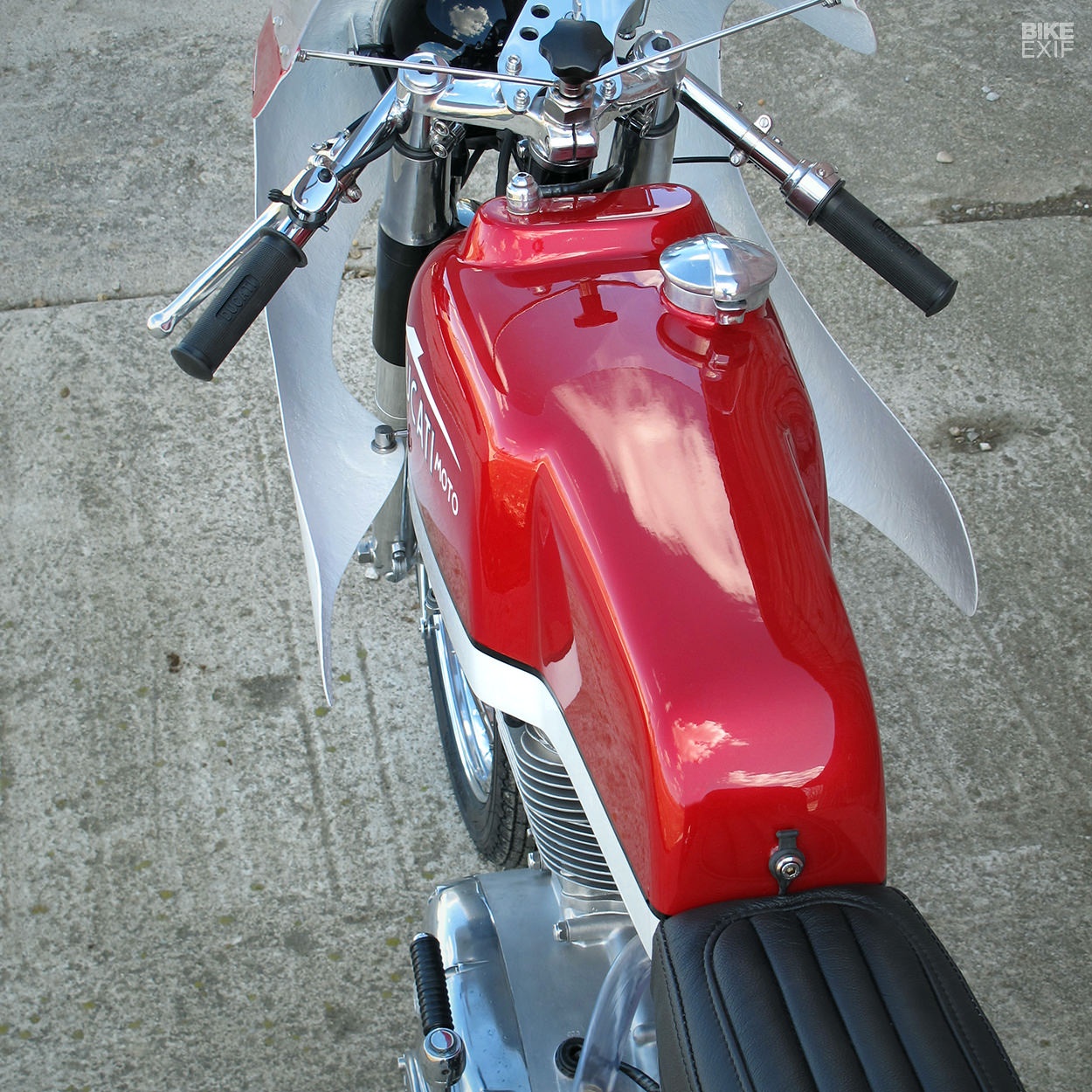 Ducati 250 phong cach Cafe racer anh 5