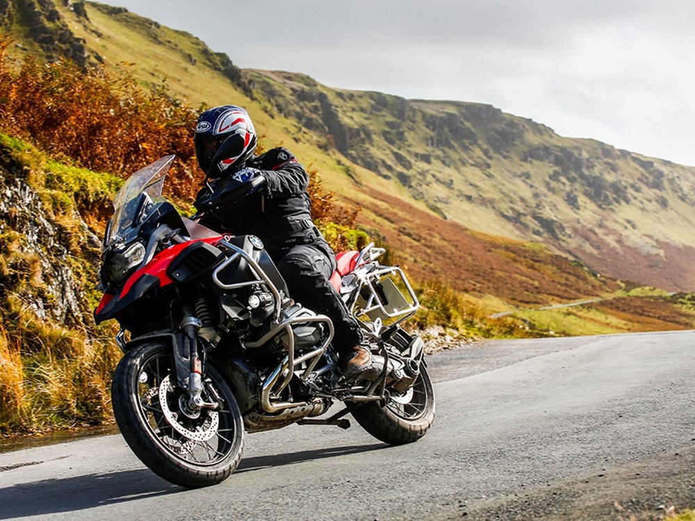 5 mau moto Adventure hap dan nhat nam 2018 hinh anh