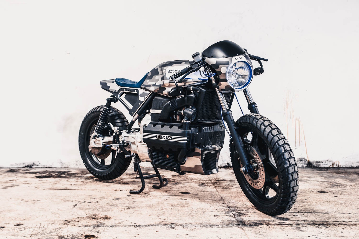 BMW K100 Cafe racer phong cach nha binh hinh anh
