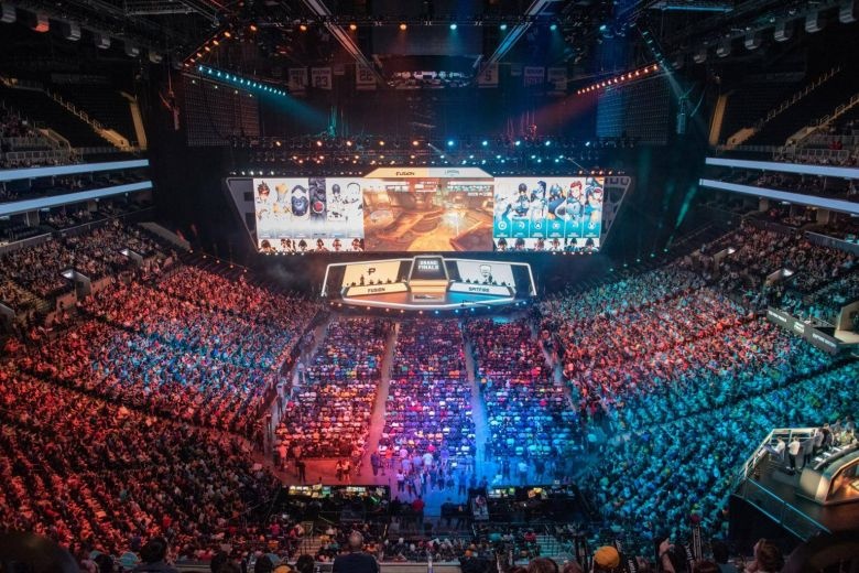 Sinh vien can choi game anh 1