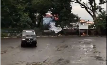 Xe tai bieu dien drift chuyen nghiep nhu xe dua hinh anh