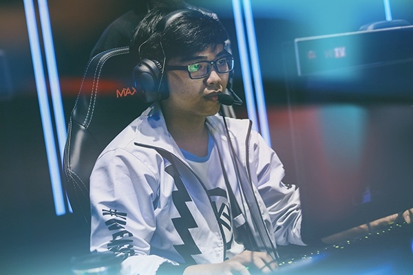 Game thu Lien Minh Huyen Thoai VN bi to 'cay thue' gay xon xao hinh anh