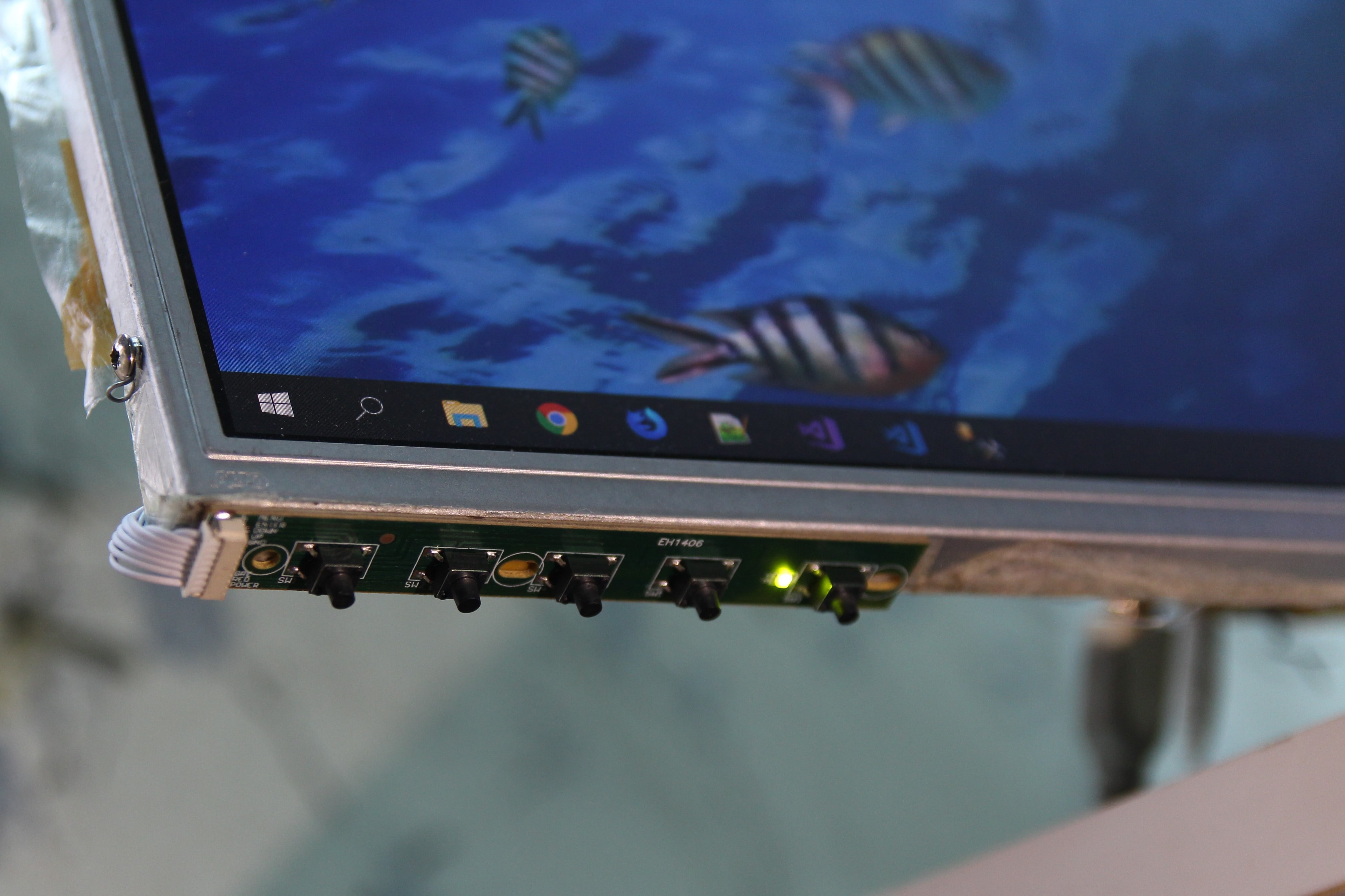 Man hinh 4K gia re anh 5