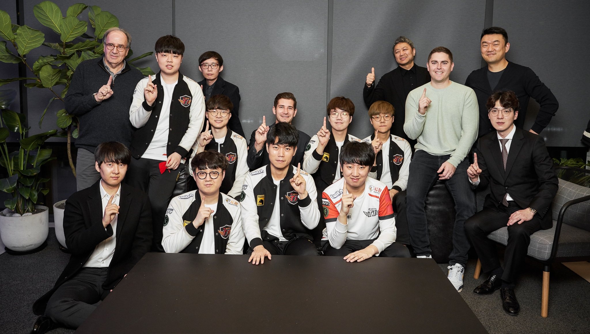 Doi tuyen LMHT 3 lan vo dich the gioi doi ten, fan tiec nuoi hinh anh