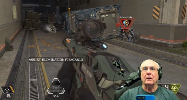 Cu ong 66 tuoi ban PUBG Apex Legends anh 11