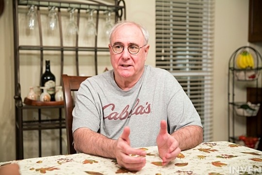 Cu ong 66 tuoi ban PUBG Apex Legends anh 9