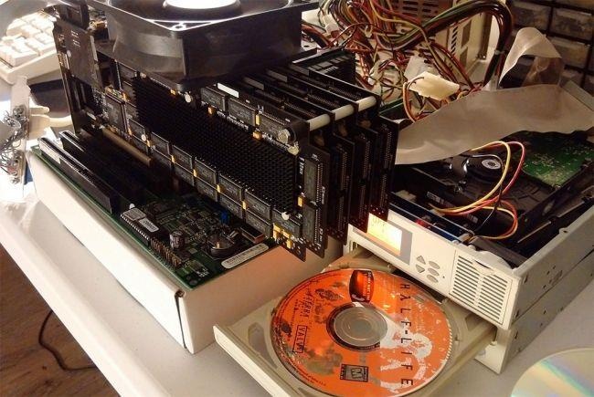 Game thu lap PC co 4 card man hinh doi co de choi Half-Life hinh anh