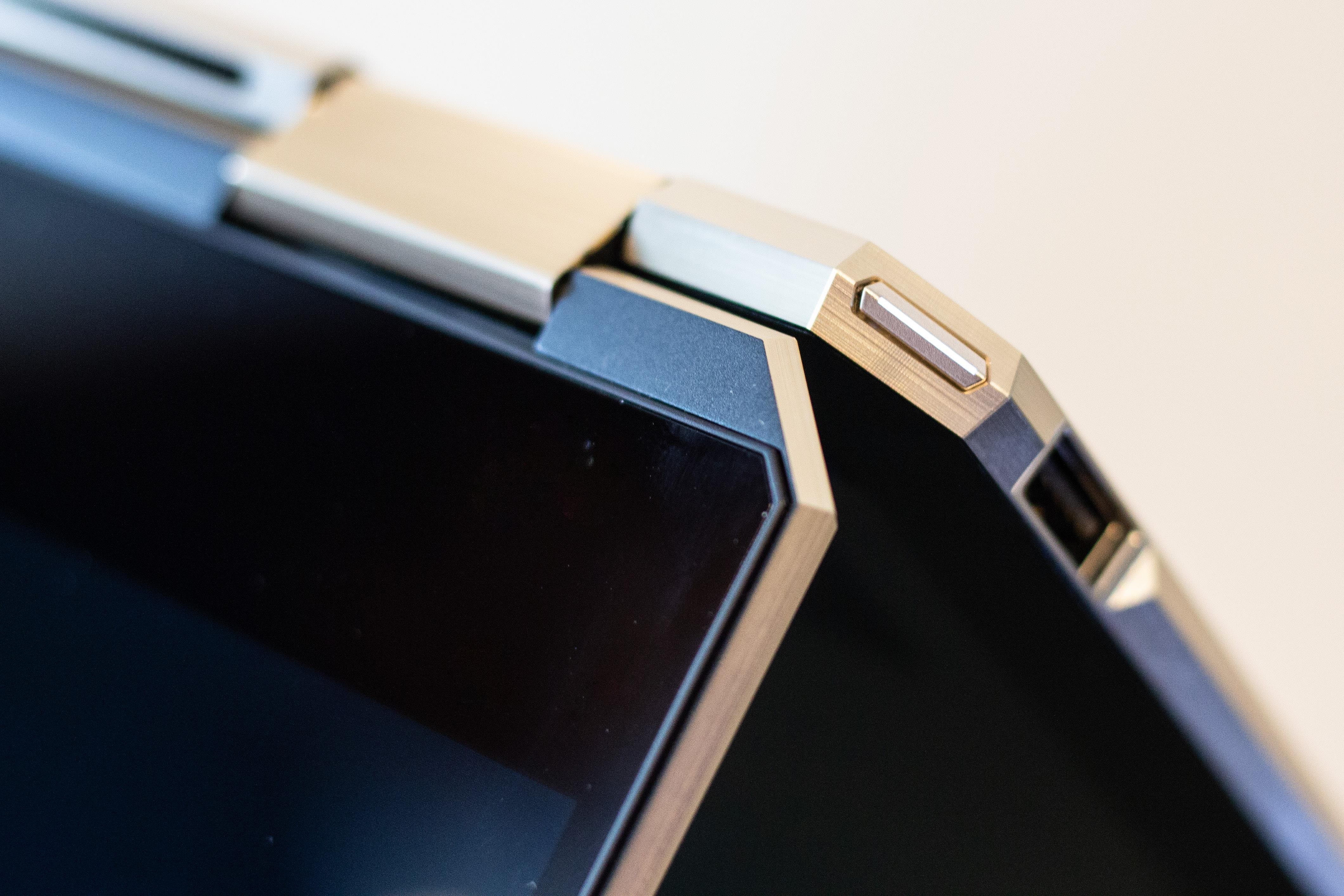 HP Spectre x360 13 và HP EliteBook x360 1040 G5 ảnh 4 HP Spectre x360 13 va HP EliteBook x360 1040 G5 anh 4