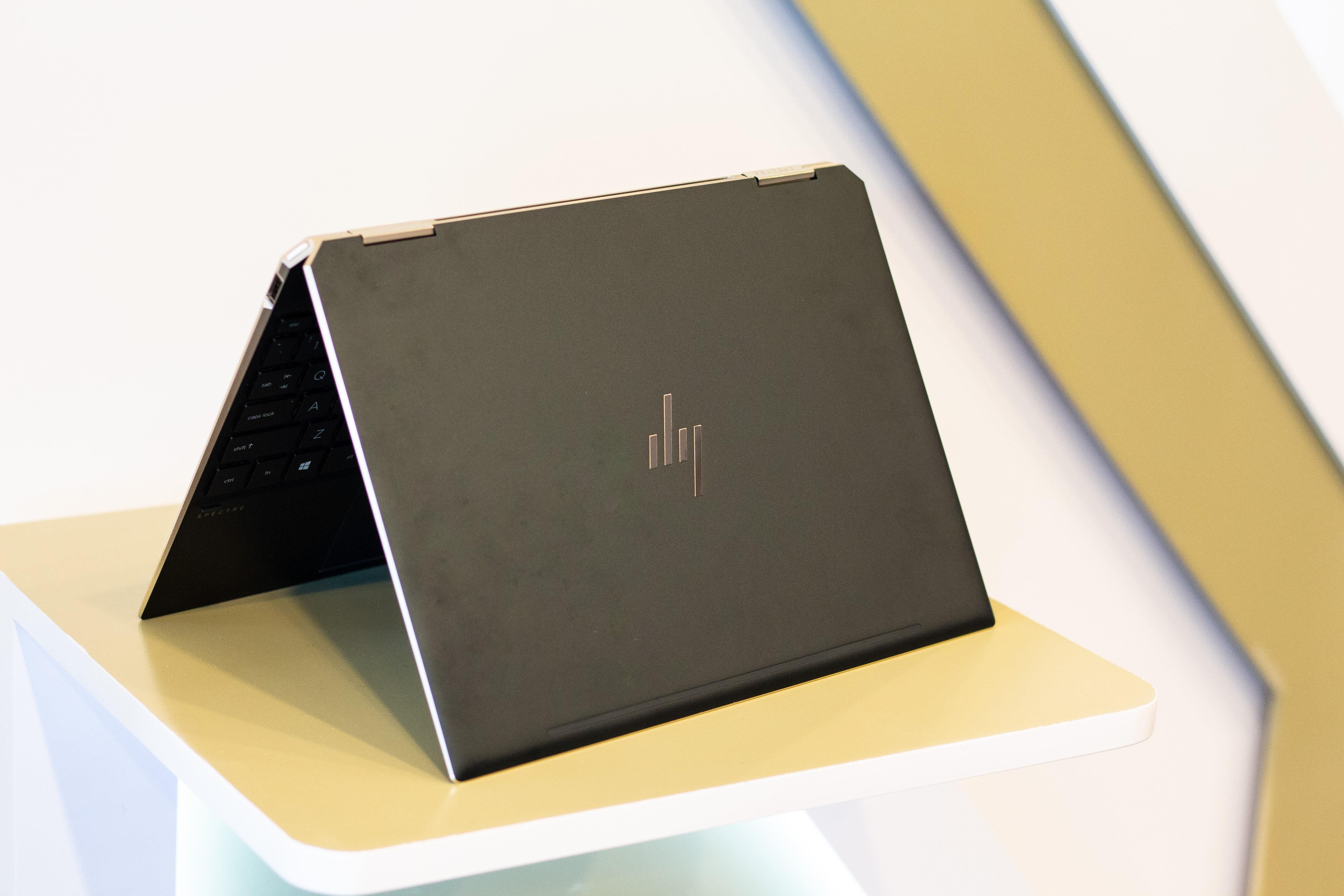 HP Spectre x360 13 và HP EliteBook x360 1040 G5 ảnh 5 HP Spectre x360 13 va HP EliteBook x360 1040 G5 anh 5