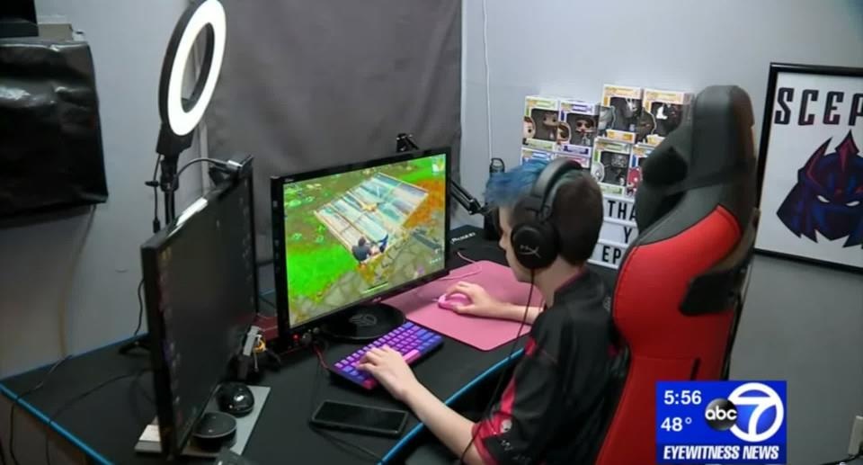 Cậu bé 14 tuổi chơi game Fortnite ảnh 2 Cau be 14 tuoi choi game Fortnite anh 2