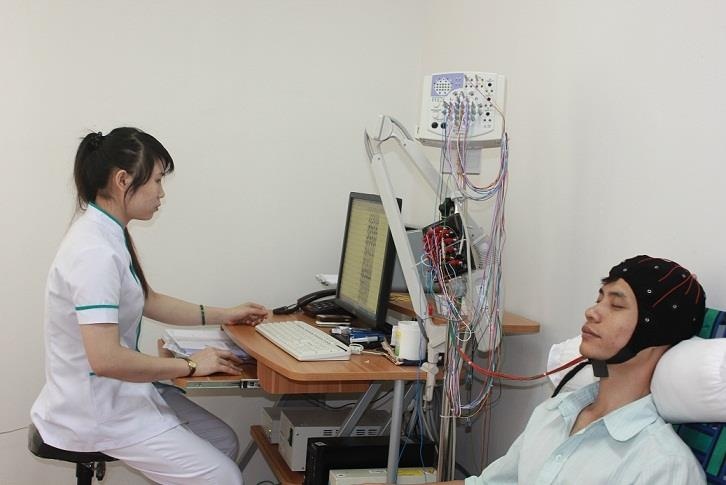 Thiet bi quet song nao hoc sinh anh 2