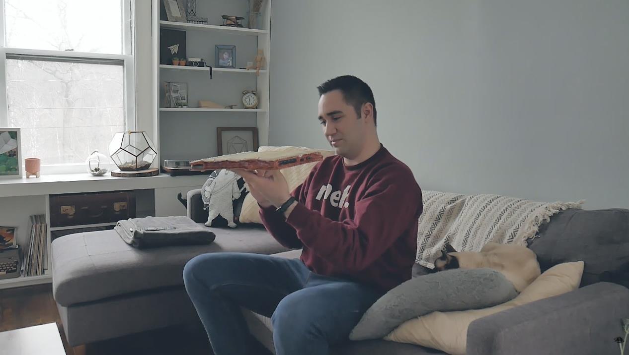 Doc dao chiec PC co vo ngoai bang mi ong Italy hinh anh