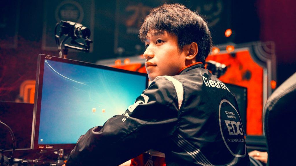 Tuyen LMHT Trung Quoc moi thay phong thuy vi qua xui xeo hinh anh