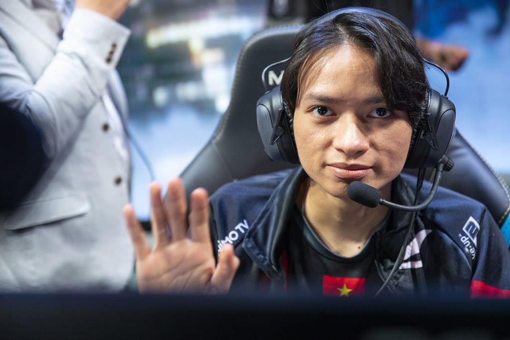MSI 2019 PVB Bigkoro muon do sung voi xa thu quoc te Doublelift hinh anh