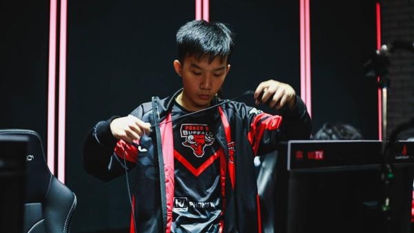 PVB nhan that bai dau tien o MSI 2019 anh 2
