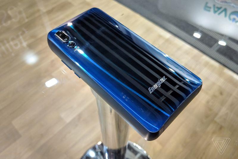 Dien thoai cuc gach Energizer Power Max P18K Pop anh 7