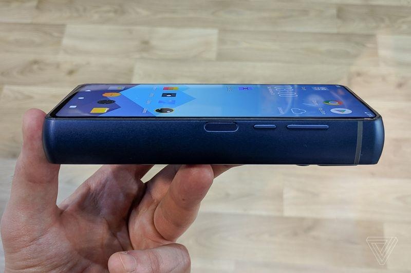 Dien thoai cuc gach Energizer Power Max P18K Pop anh 8