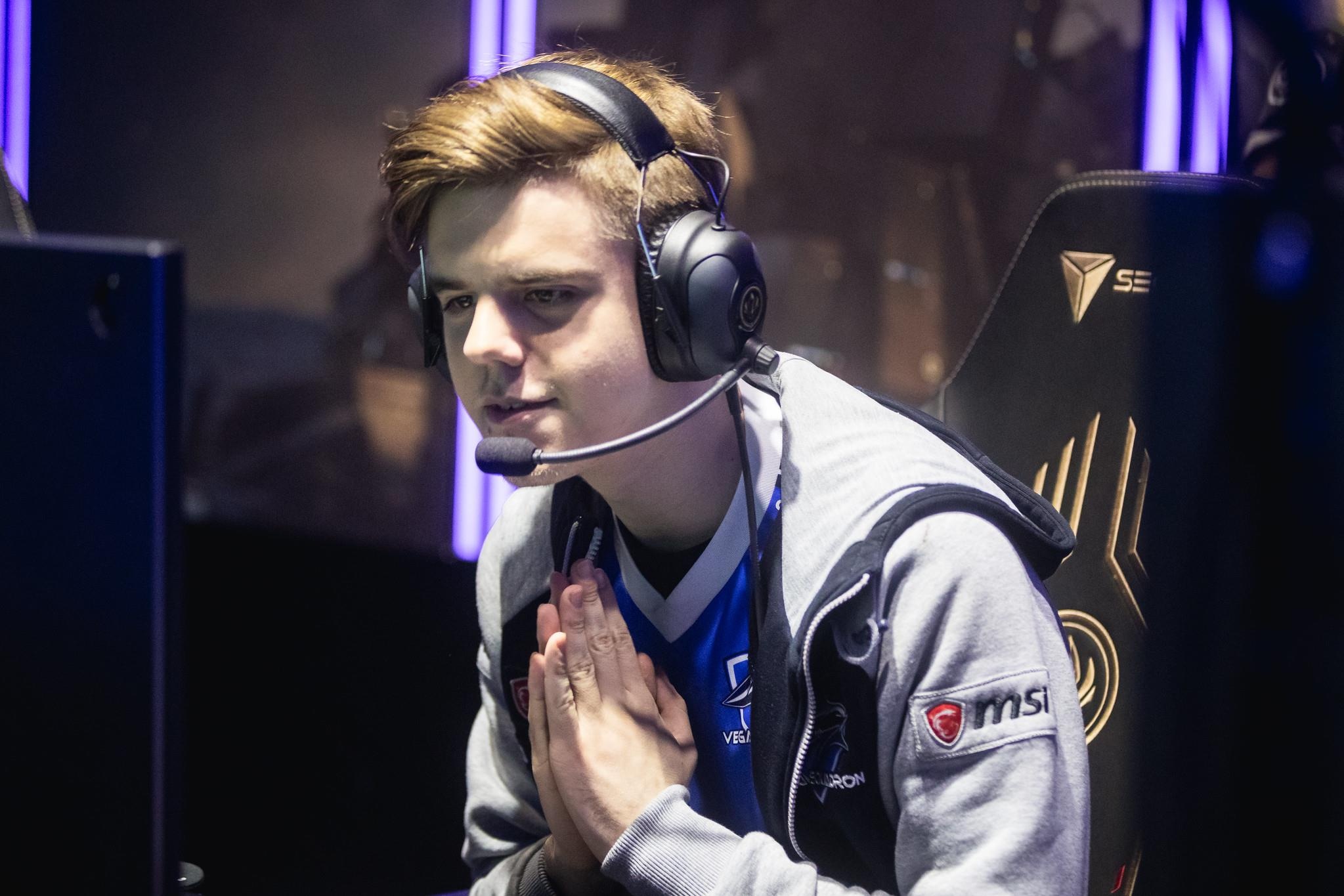 Xa thu Vega Squadron khong biet BigKoro la ai hinh anh