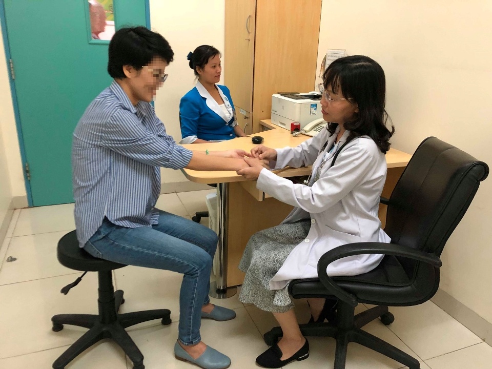 benh loang xuong,  loang xuong o nguoi tre,  nguoi tre bi loang xuong anh 1