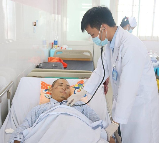Say ruou, nam thanh nien 27 tuoi bi vo gan do 4 sau tai nan giao thong hinh anh